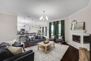 5-Bed 2-Bath with Pool & Backyard Retreat - Waxahachie - 5