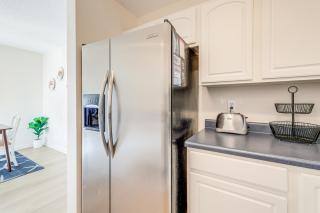 Well-Equipped Emerald Isle Townhome Pets Welcome! - Emerald Isle - 4