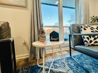 Modern Home Near Uptown CLT, Airport and More - Charlotte - 2