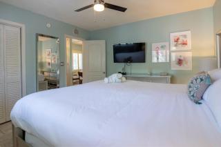 Anna Maria Beach Place, Unit 5 - Holmes Beach - 4