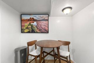 Uptown Walk Out basement with Ultimate views and Hot Tub - Sedona - 3