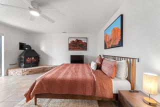 Uptown Walk Out basement with Ultimate views and Hot Tub - Sedona - 2