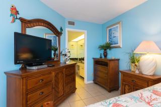 Bridgeport Condo 101 - 1