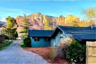 Heart of Uptown retreat estate with views and hot tubs - Sedona - 0