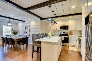 Luxe Highlands Haven with Fire Pit and Hot Tub! - Highlands - 3