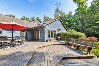 Great Group Getaway: Games Galore + Outdoor Oasis - Painesville - 6