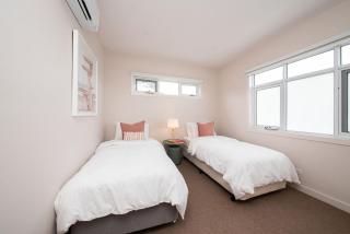 Barefoot Beach House McCrae - 2