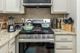 Beach Home w Peloton & Pool & Billiards - Raleigh - 1