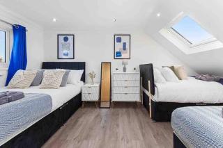 Sleeps 10, CINEMA TV , 2 baths, 10 mins to Stratford - Ilford - 3