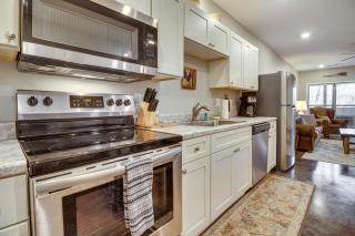 Cozy Bull Shoals Condo Getaway about 1 Mi to Lake! - Bull Shoals - 2