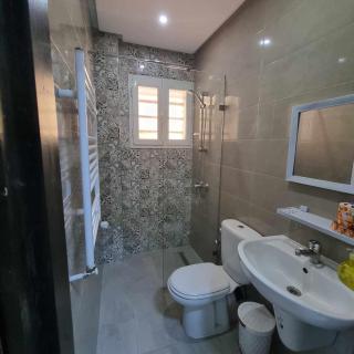Spacious Apartment Ennasr 2 - Ariana - 2