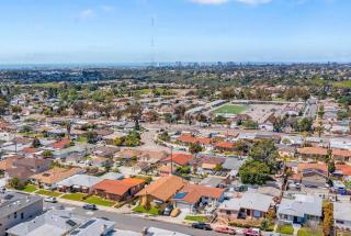 Cozy Home with Downtown View - 9