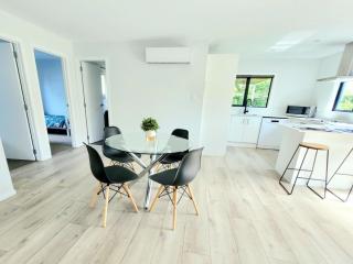 Hosts on the Coast - Catherine Chic - Whitianga - 3