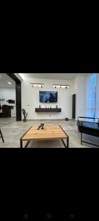 Koman House - 8