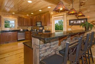 Mountain Top Estate - 3 cabins, Free Dollywood Tickets, Elevator, Amazing Views, Hot Tub - Pigeon Forge - 3