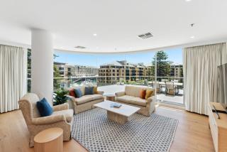 Belle Escapes - Sea the Views - 6