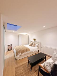 Designer Studio in West London with Private Access - 3