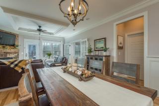 Mythical Manor Tudor-style Cottage 5 Min. from Downtown Black Mtn! - 9