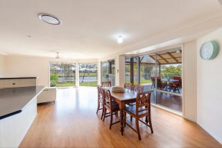 Oyster Cove Sunset - LJ Hooker Yamba - Yamba - 7