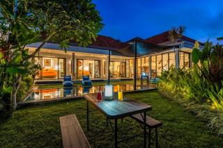 Beautiful 3BD Villa, surrounded by ricefield - Canggu - 0