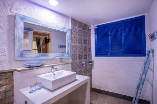 Santorini Beach Resort - Gili Trawangan - 8