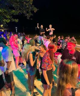 Blanco Beach Bar Hostel - Phi Phi Don - 7