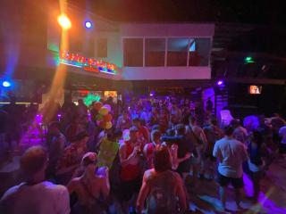 Blanco Beach Bar Hostel - Phi Phi Don - 0