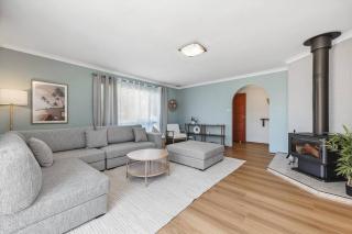 Sea La Vie ~ Pet Friendly Coastal Chic Broadwater Retreat - Broadwater - 8