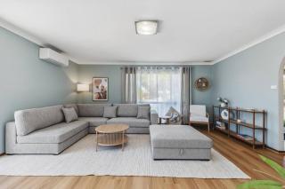 Sea La Vie ~ Pet Friendly Coastal Chic Broadwater Retreat - 6