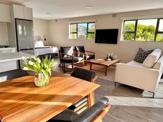 Mountain Pearl Cottage - 1