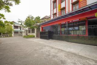 RedDoorz @ Jemursari Surabaya 2 - 7