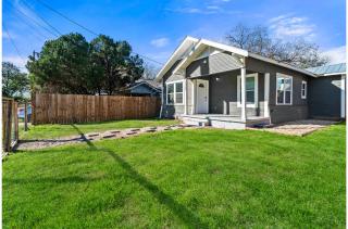 Step into Comfort in this 3BR2BA Downtown Retreat - San Antonio - 8