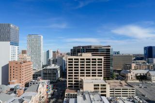 Downtown 1br w deck pool lounge nr dining ATX-229 - 7