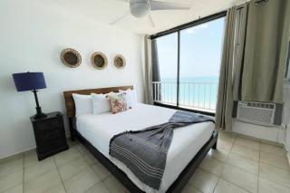 Playa Mujeres 1BDR Oceanfront Pool Parking - 0
