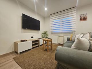 1A111 Apartamento moderno de 3 dormitorios. - Gijón - 0