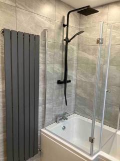 Newly renovated, modern bungalow - quiet location - 5