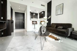 Stunning One Bedroom Near Business bay Metro by Ezytrac Vacation homes - Dubai - 2