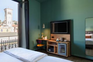 The Poet Hotel - 8