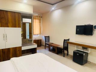 YATRI NIVAS SAGARA ( AC AND NON-AC DELUXE ROOMS) - Sāgar - 2