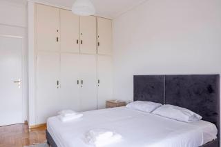 Charming 2 Bdrm Glyfada Getaway - Atene - 1