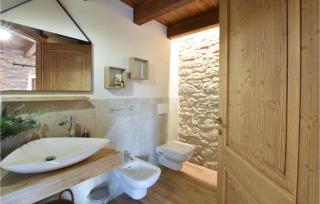 Nice Apartment In Velo Veronese - 2