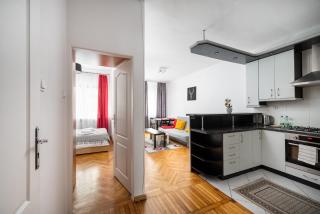 Rondo ONZ Red & Yellow Apartment - Warsaw - 4