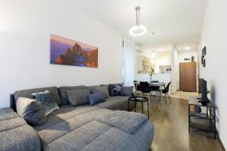 Kazinczy 3 Jewish HQ Bedroom + Living with Balcony - Budapest - 0