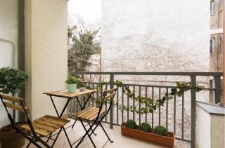Kazinczy 3 Jewish HQ Bedroom + Living with Balcony - Budapest - 4