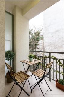 Kazinczy 3 Jewish HQ Bedroom + Living with Balcony - Budapest - 3