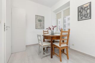 Studio in the Center of Warsaw with Balcony and Separate Kitchen by Noclegi Renters - Varsavia - 6