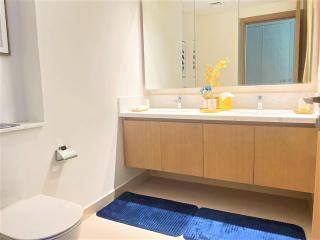 Luxurious Creek Harbour Apt with Balcony & View - 6