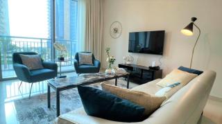 Luxurious Creek Harbour Apt with Balcony & View - 9