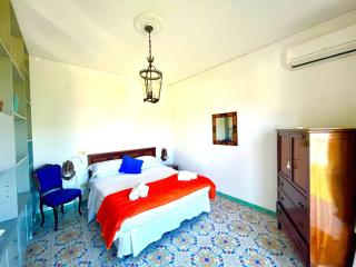 Bright 3 Bedrooms Apartment with Seaview Balcony - Sorrento - 6