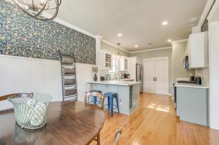 Brenham Rental with Deck and Yard Less Than 1 Mi to Downtown! - Brenham - 1